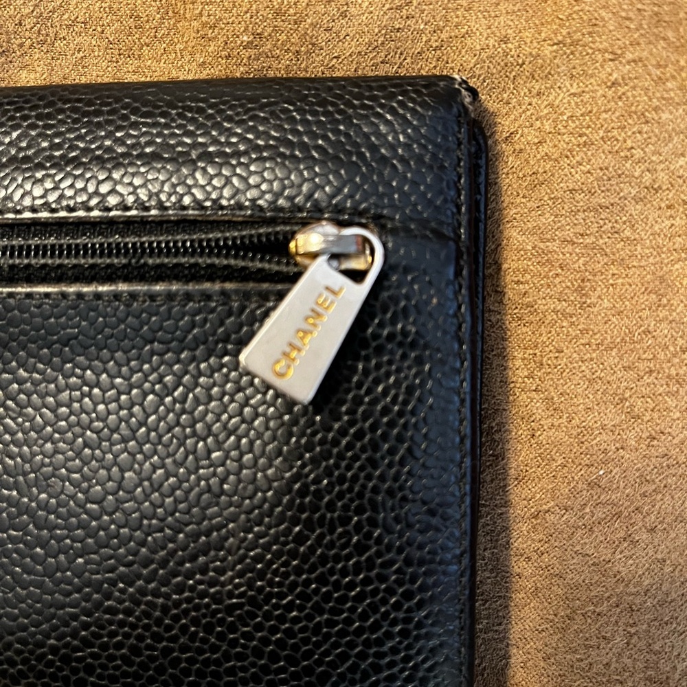 Chanel Black Leather Compact Wallet - Picture 4 of 15